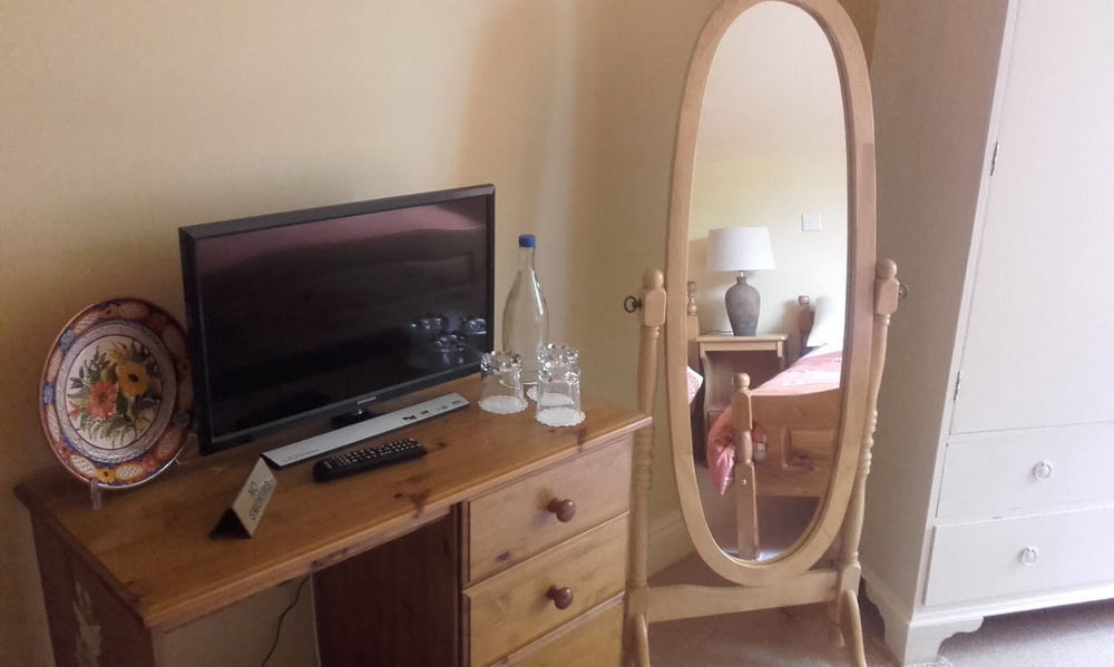 Blossom Hill Bed And Breakfast Killaloe Ngoại thất bức ảnh